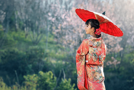 Neska japoniarra